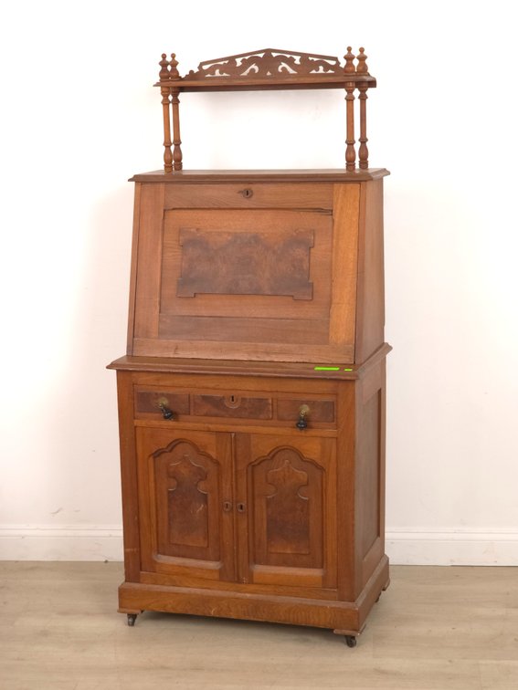Petite Eastlake Secretary