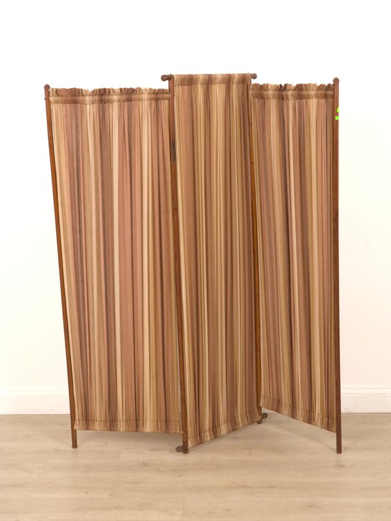 Dressing Screen