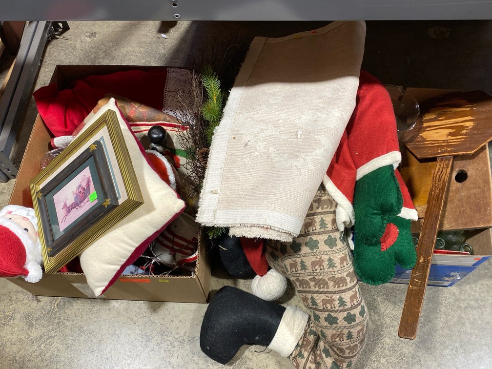 Christmas & Related Home Decor