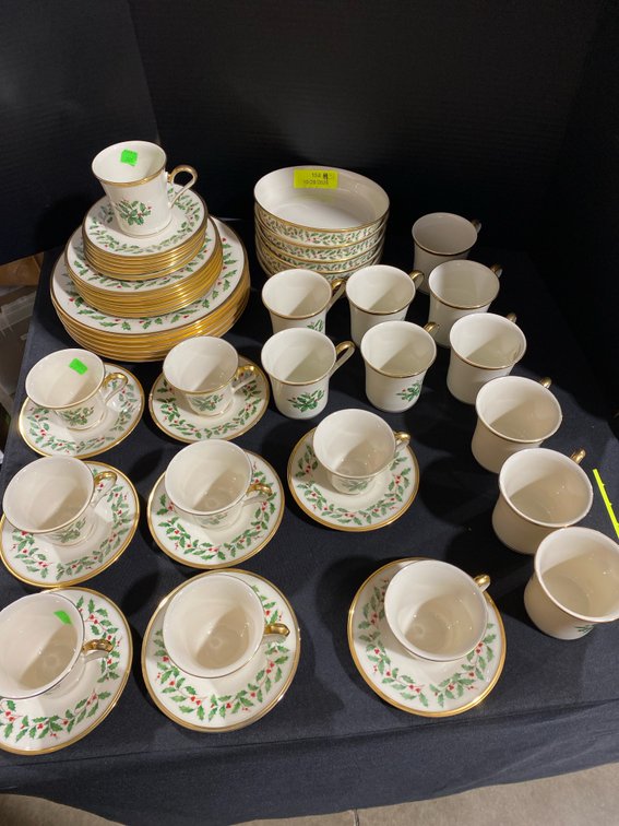 Lenox Holiday 51pc Christmas China Set