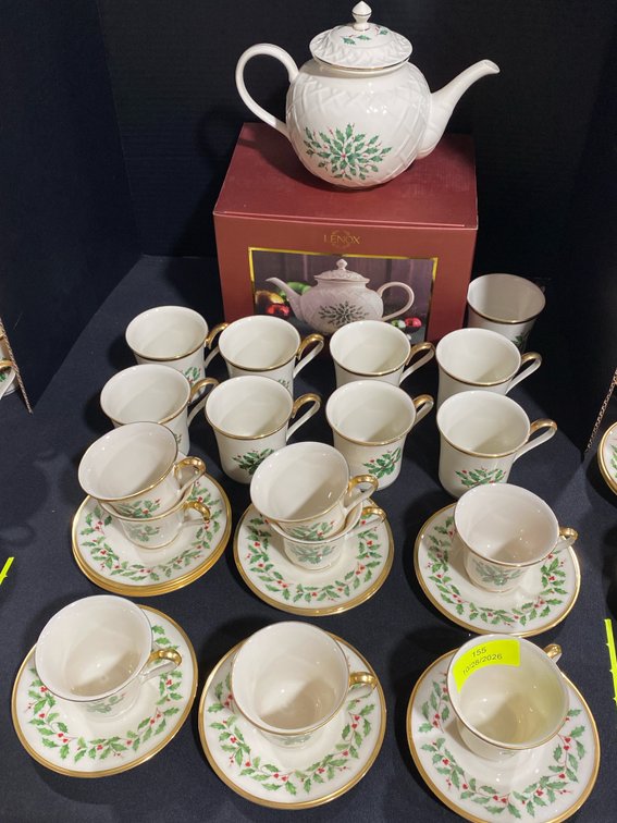 Lenox Holiday 26pc Christmas China Drinkware