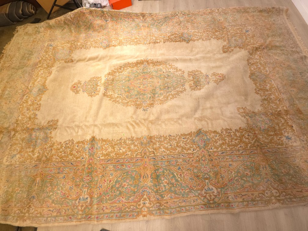 Roomsize Oriental Rug