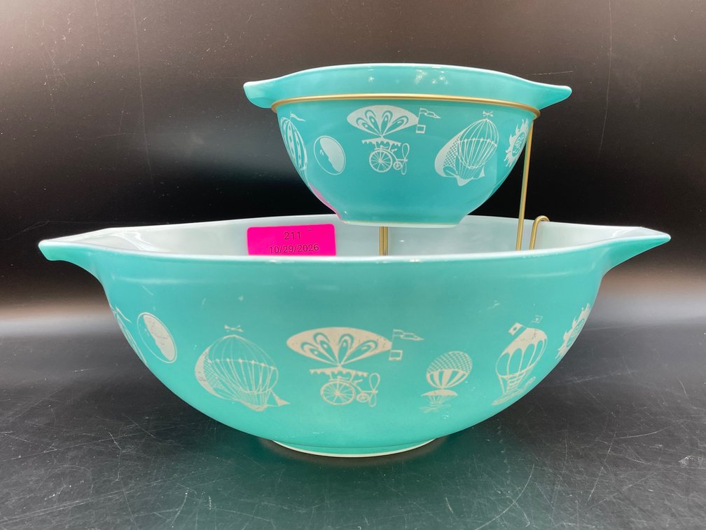 1957 Pyrex Balloons Chip & Dip Set