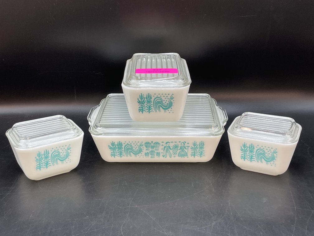 Pyrex Turquoise Butterprint Refrigerator Dish Set