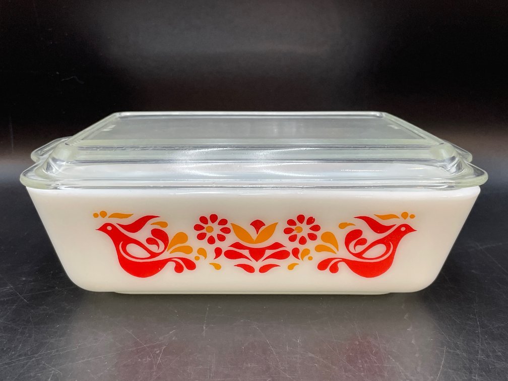 Pyrex Friendship Refrigerator Dish