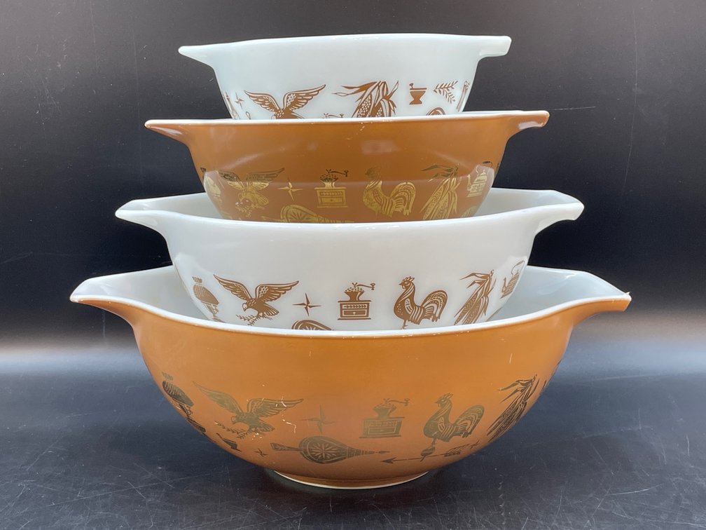 Pyrex Early American Cinderella Mixing Bowl Set