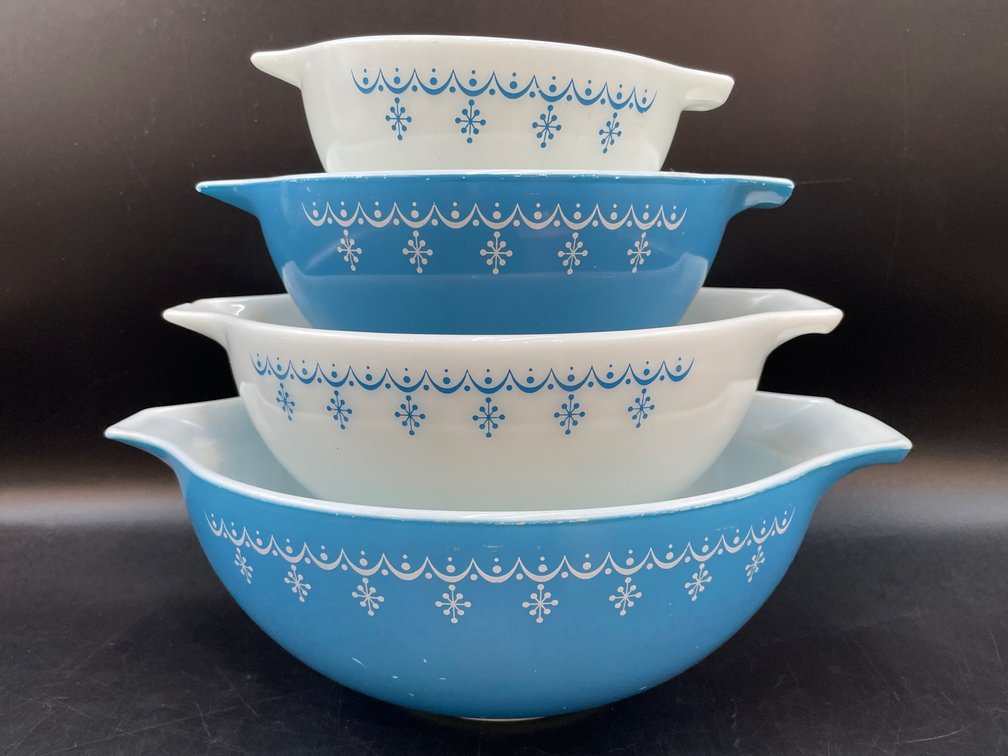 Pyrex Snowflake Blue Cinderella Mixing Bowl Ser