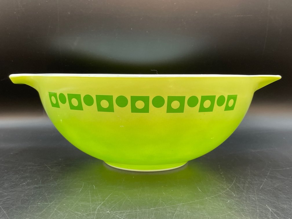 Pyrex 1971 Promotional Green Dot Square Cinderella Bowl