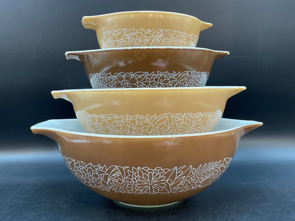Pyrex Woodland Cinderella Mixing Bowl Set