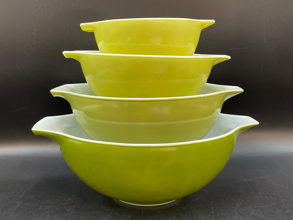 Pyrex Green Verde Hombre Cinderella Mixing Bowls