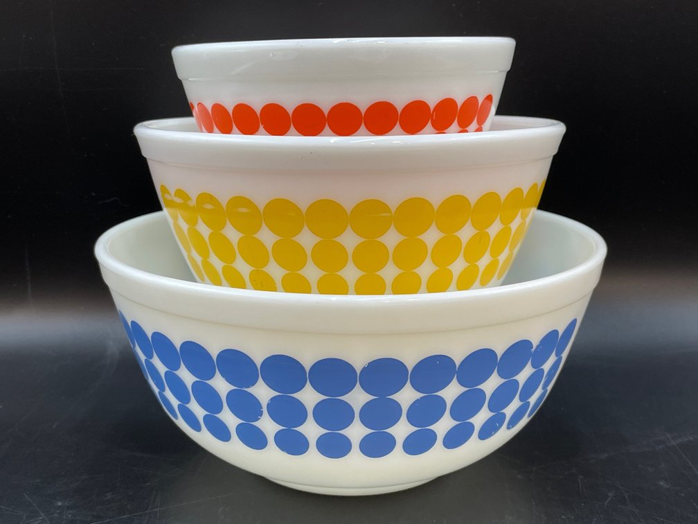 Pyrex Dots Nesting Mixing Bowl Set