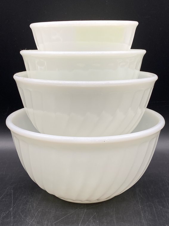 Anchor Hocking Nesting Mixing Bowl