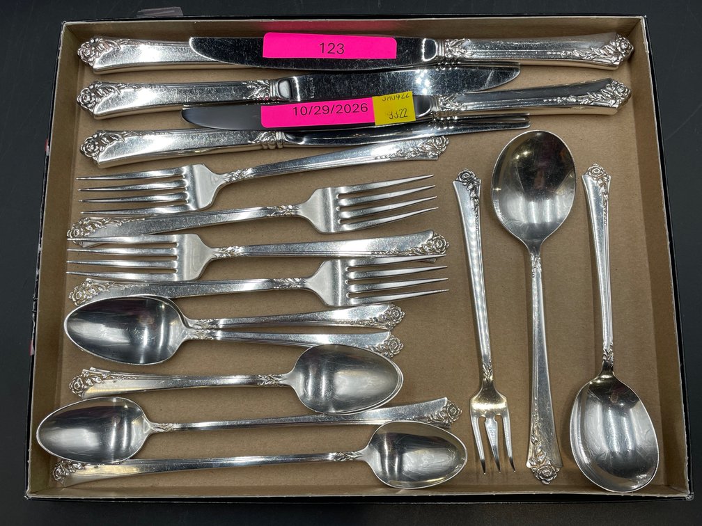 Heirloom "Damask Rose" Sterling 18 pc Flatware Set