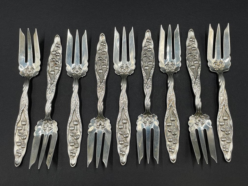 Whiting "Lily of the Valley"  9 Sterling Salad Forks