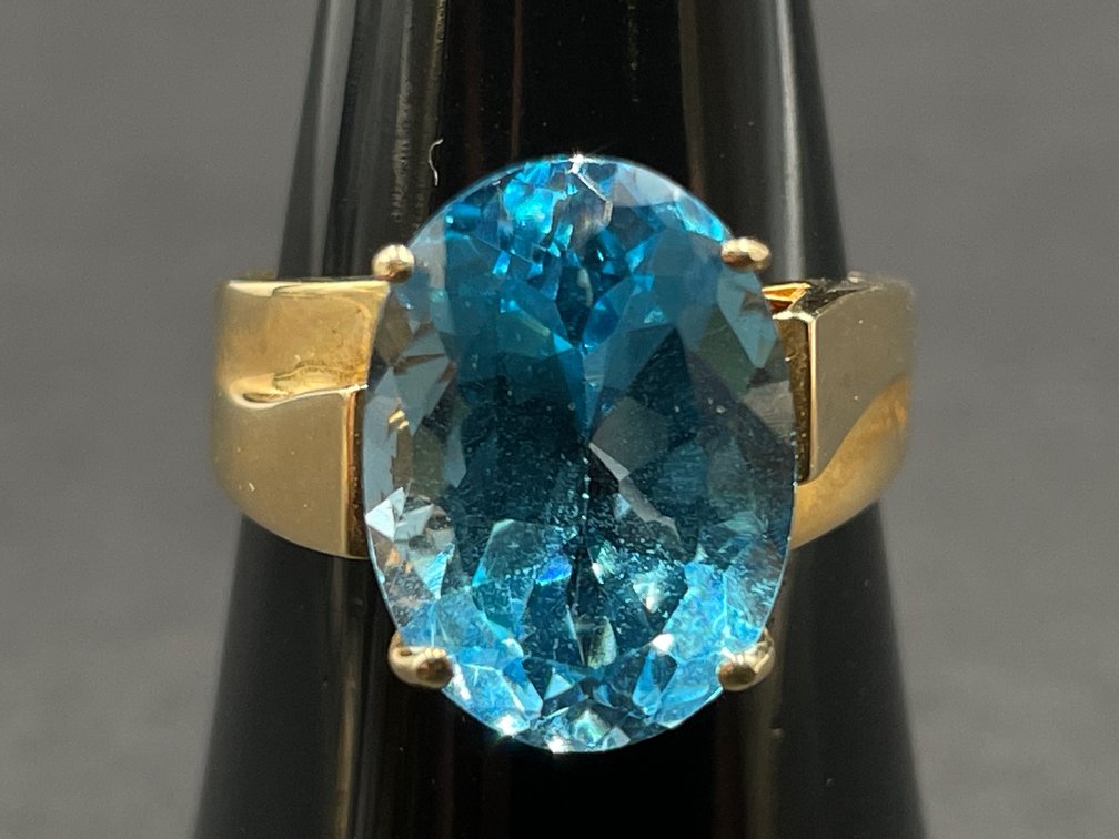 14k Yellow Gold Lady's Ring