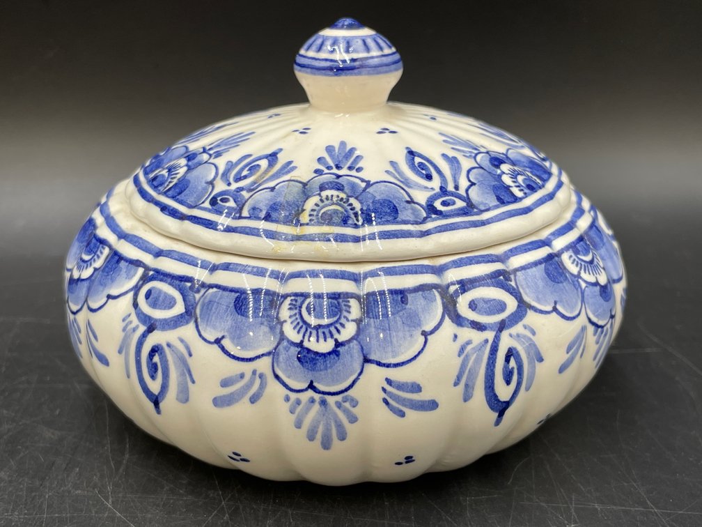 D.P. Delft Blue Bonbonnière