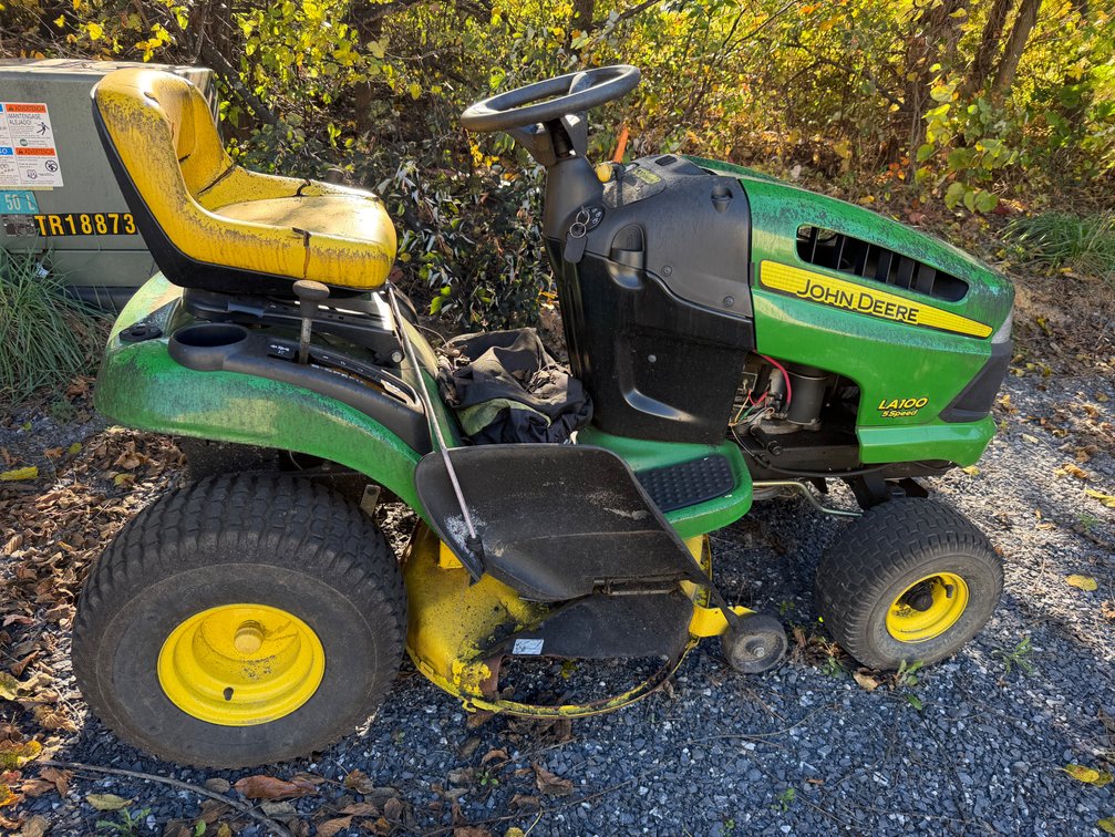 John Deere Riding Mower