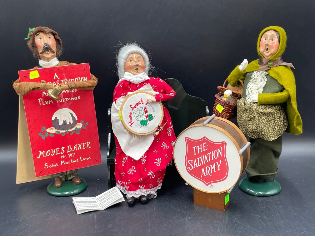 1990s Byers' Choice Christmas Carolers Figures
