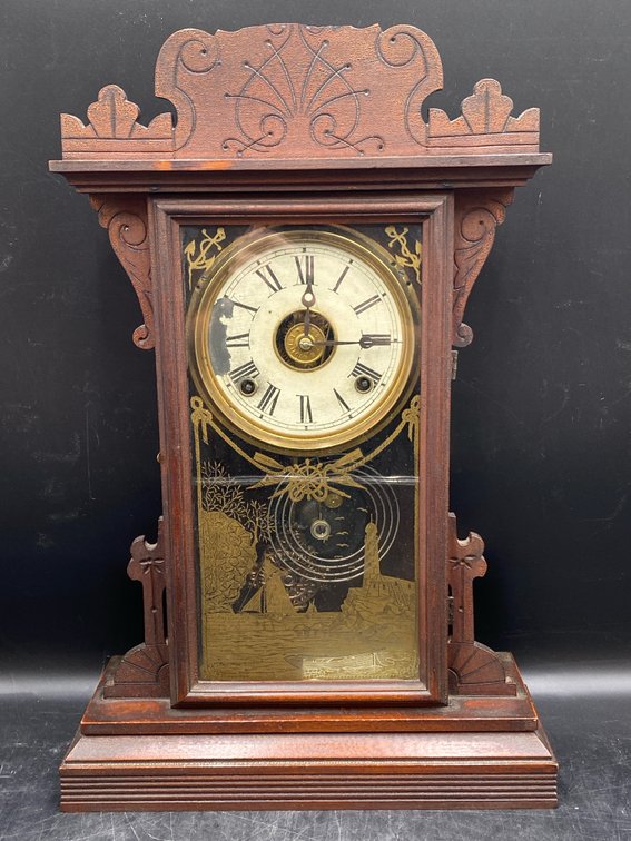 Shelf/Mantle Clock W. Lighthouse Scene
