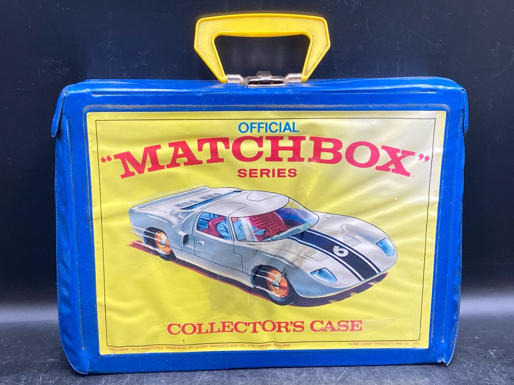 Vintage Matchbox Case & Cars