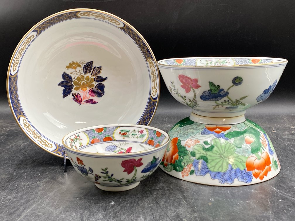 Imari-Style Porcelain Bowls