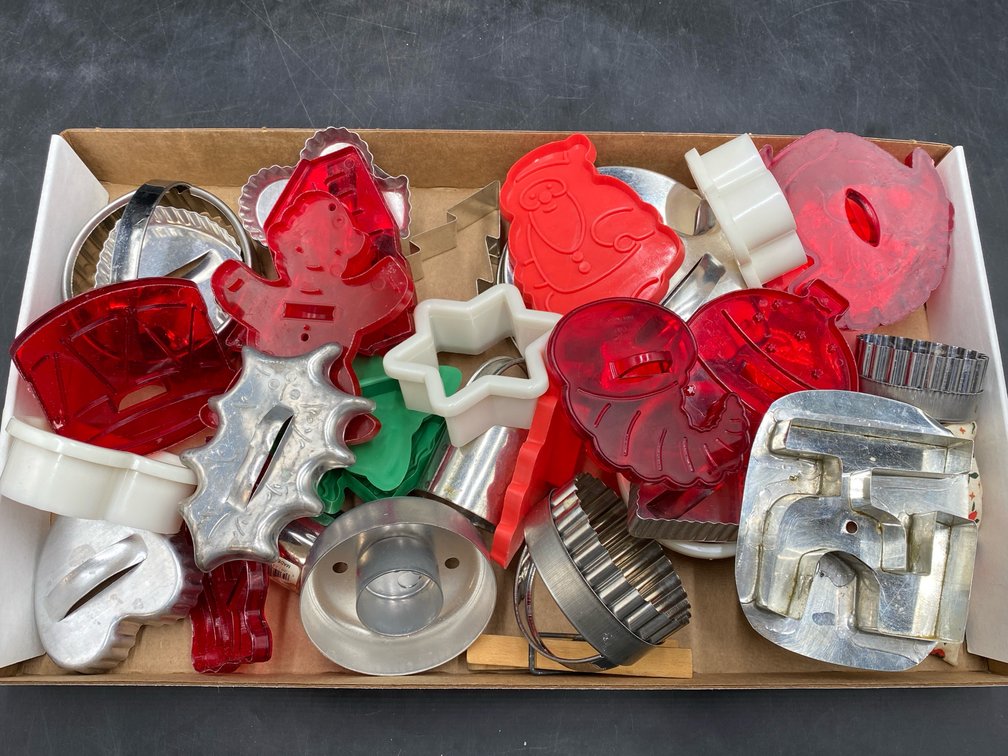 Plastic & Metal Cookie Cutters