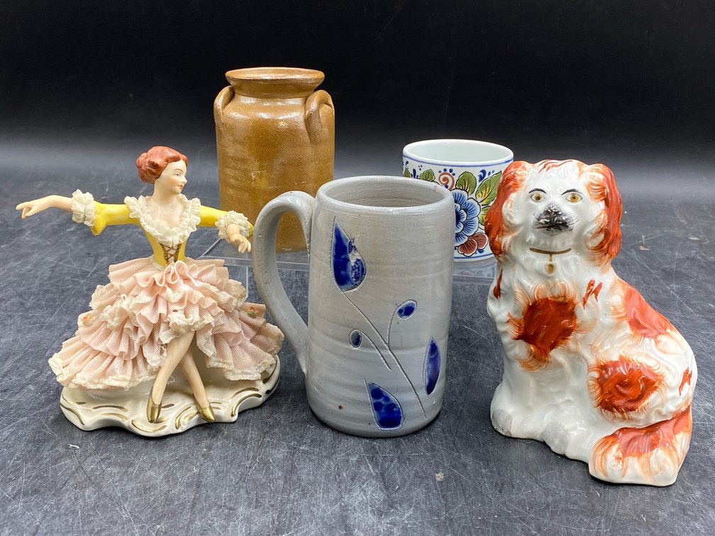 Porcelain & Pottery Tabletop Decor