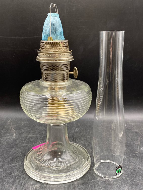 Nu-Type Model B Aladdin Beehive Oil Lamp