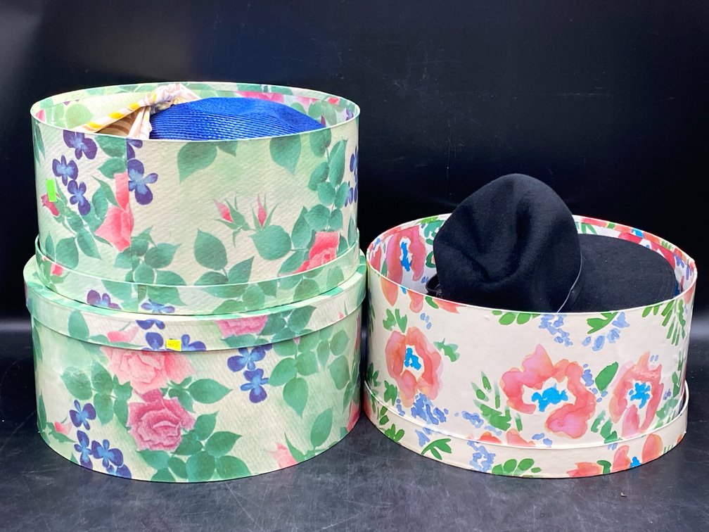 Ladies Hats & Boxes