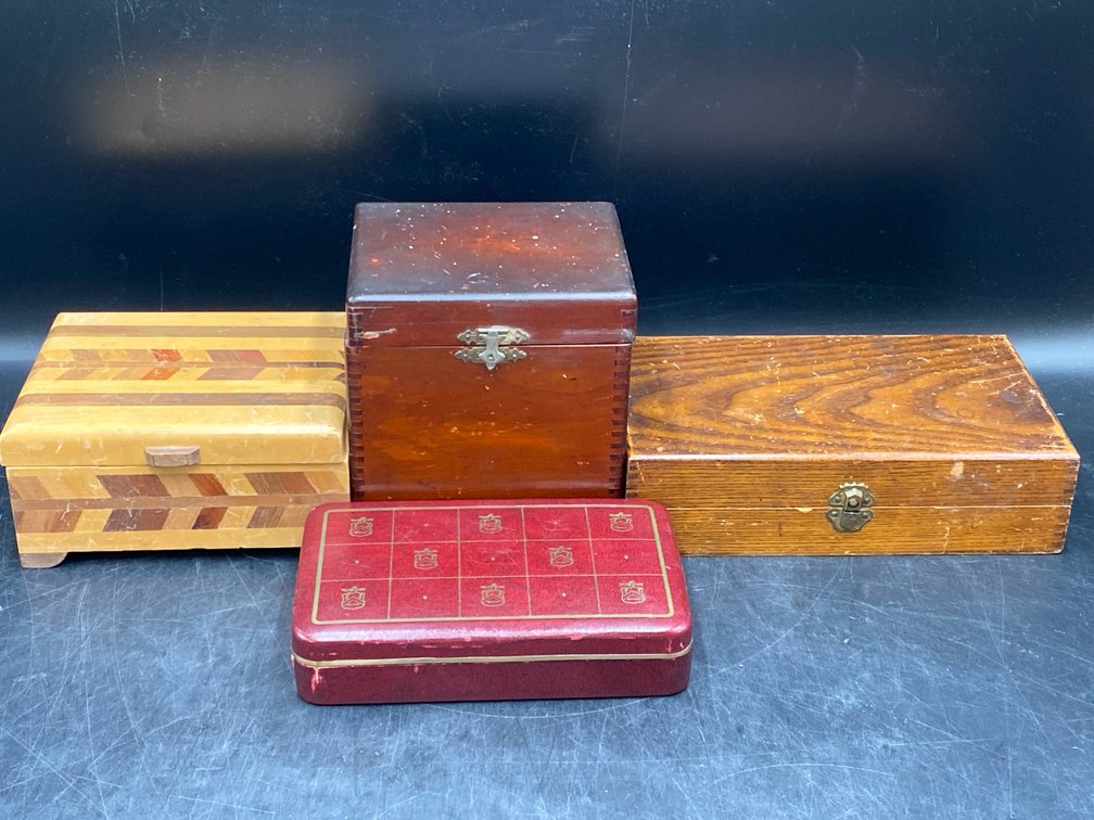 Wooden & Related Jewelry Boxes