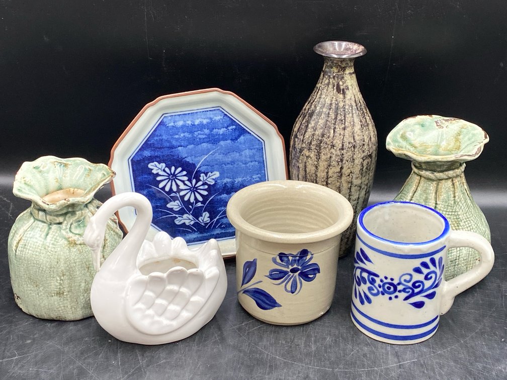Pottery & Ceramic Articles