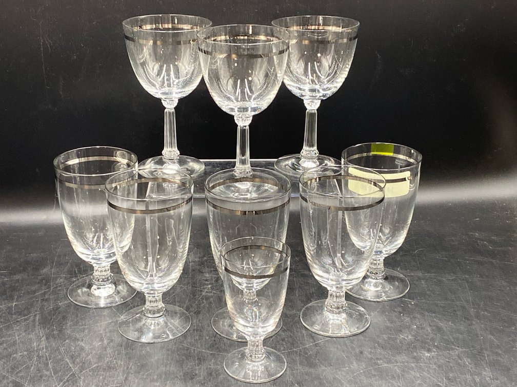 Footed Glassware Set