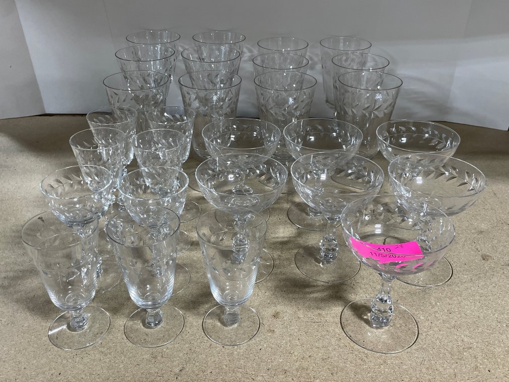 Laurel Wreath Glass Stemwares