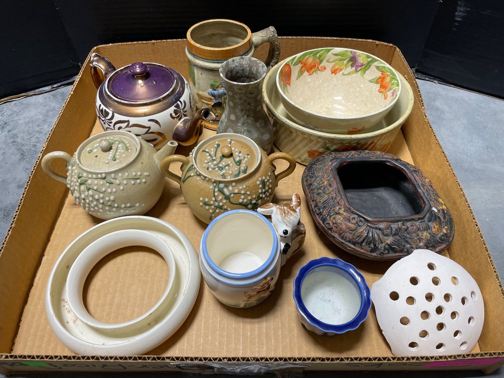Pottery & Related Decor