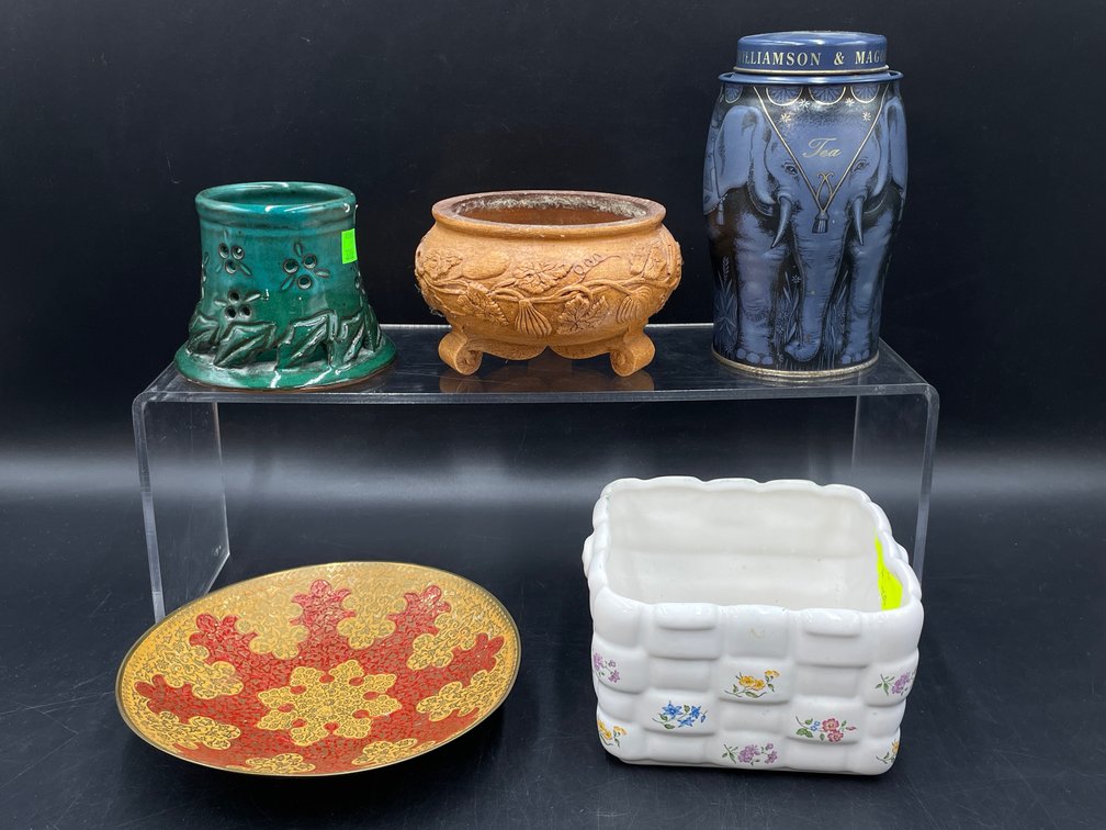 Global Decor & Collectibles
