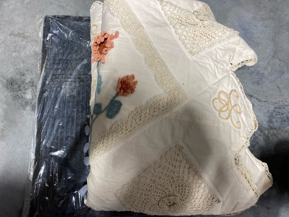 Comforter & Floor Mats
