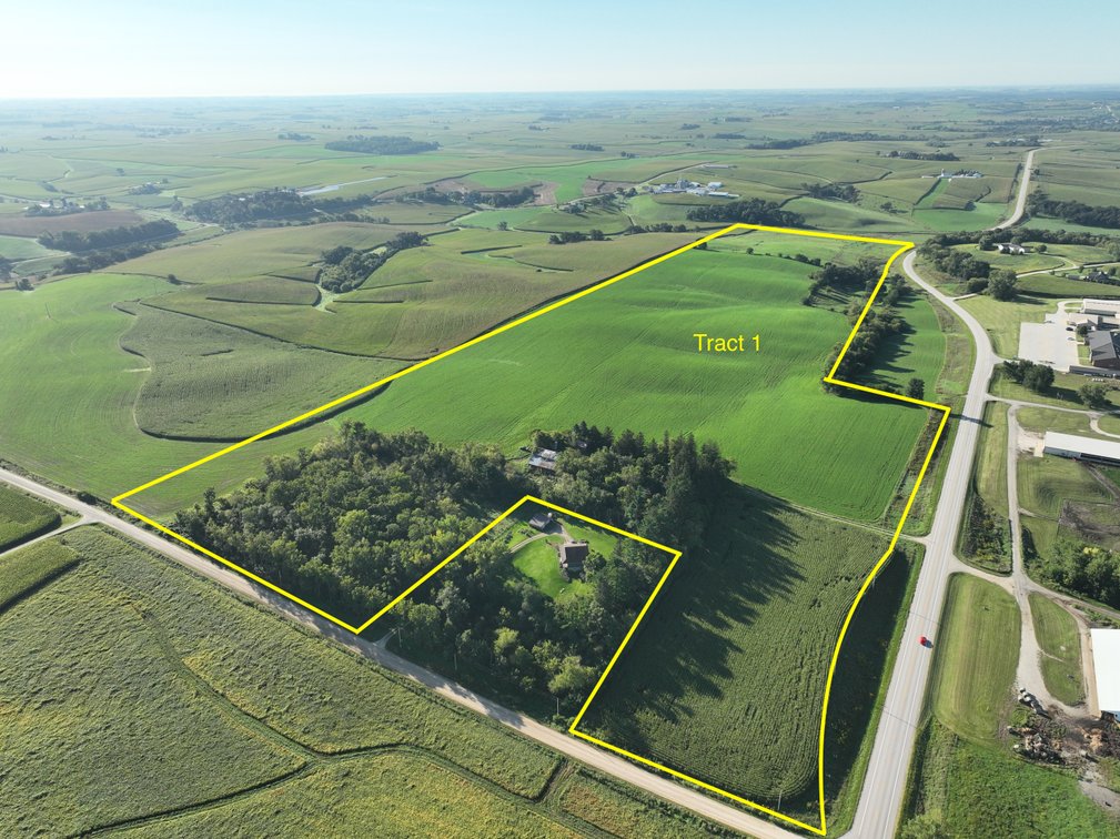 Tract 1 - 89.06+/- Acres Winneshiek County, IA