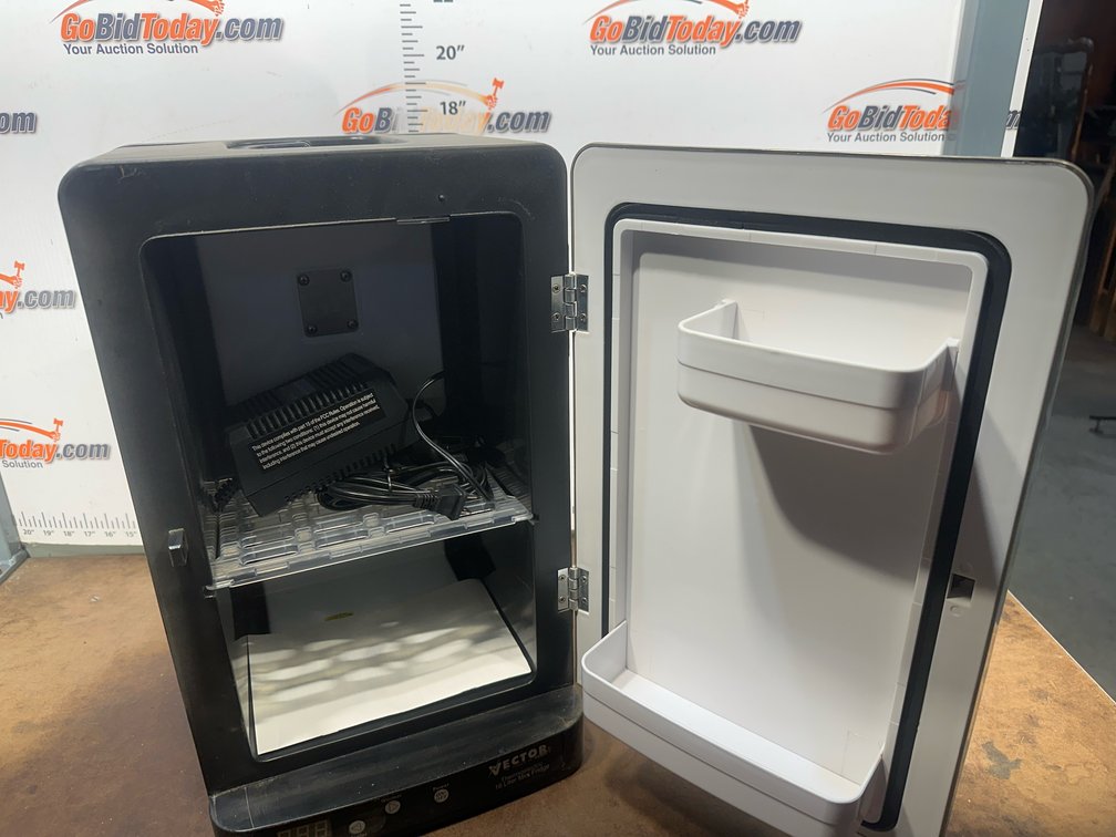 Vector 16 Liter Thermoelectric Mini Fridge Cooler and Warmer