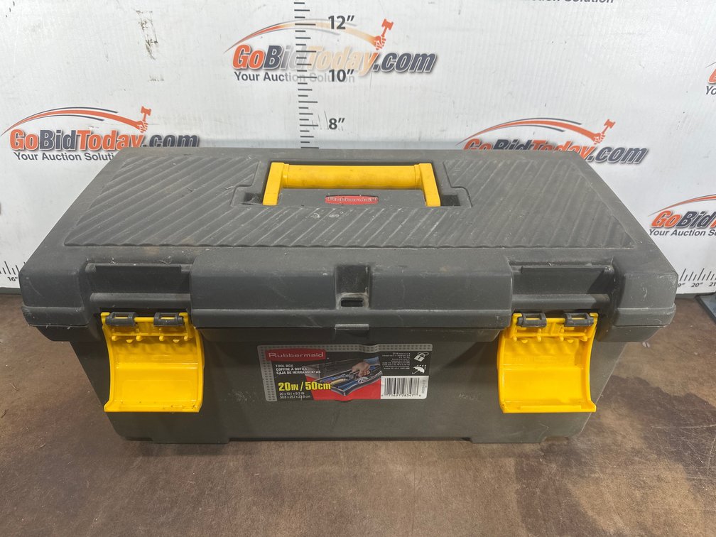 Rubbermaid 20-Inch Plastic Tool Box