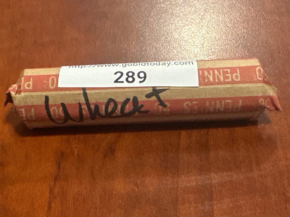 Roll of circulated US minted Lincoln wheat cents