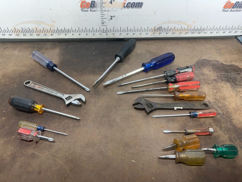 Screwdrivers and Adjustable Wrenches Tool Lot, Approx. 17 Pieces