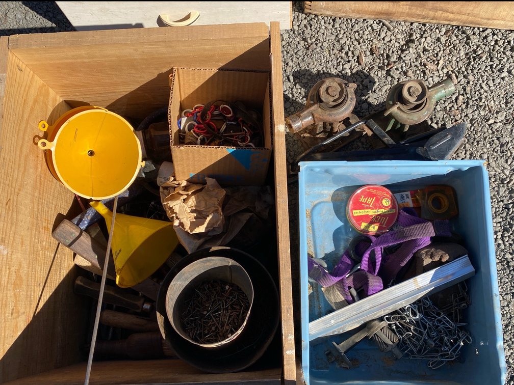 Workshop Tools, Screw Jacks, Hardware, and Storage Containers