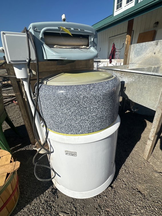 Kelvinator Electric Wringer Washing Machine