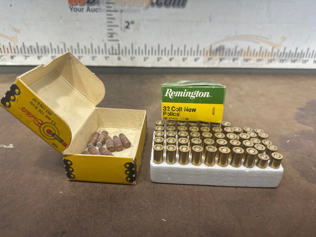 Box of 32 colt new police, and a box of a few unverified bullets to load