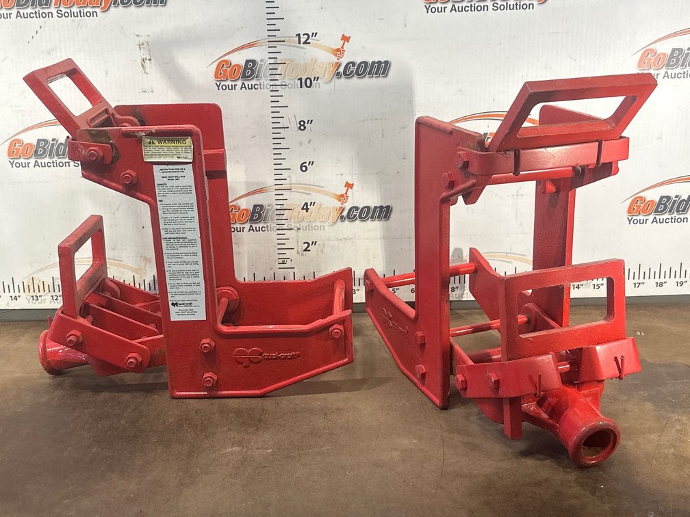 Qual-Craft Model 2601 Steel Wall Jacks - 2 Pieces