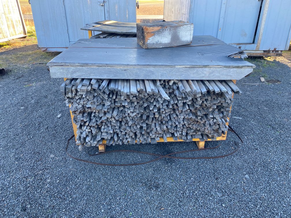 Lot 402