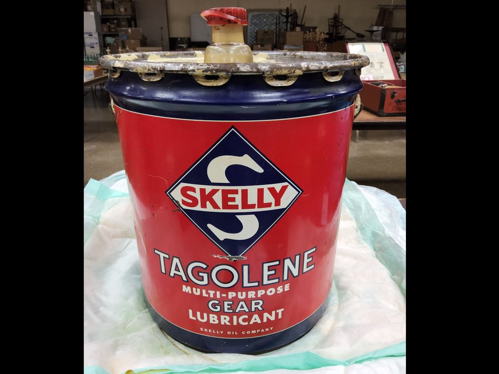 5 gl Skelly Tagolene gear lube can. 