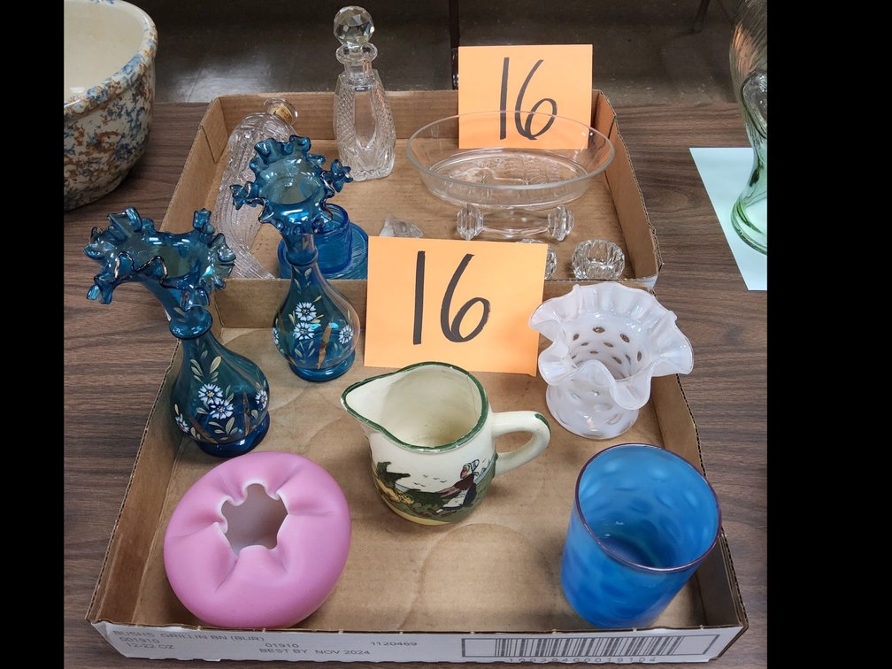 Assorted art and other glass.