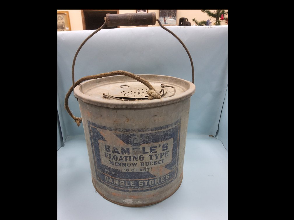 Gamble's No. 15A floating 10 quart minnow bucket