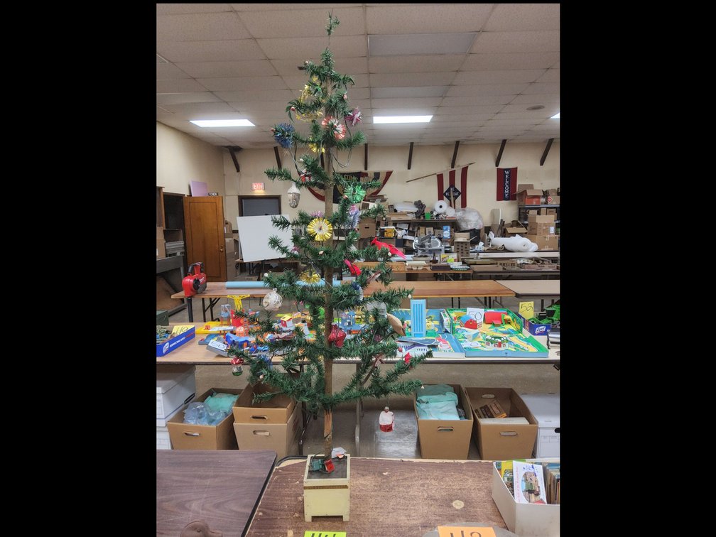4' feather Christmas tree